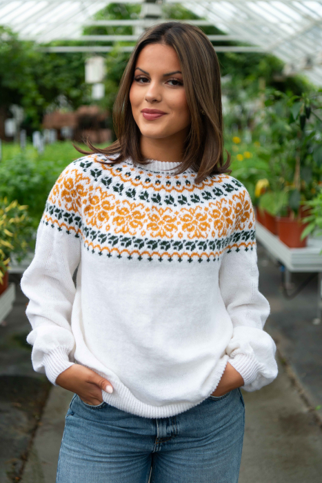 Syrin Pullover
